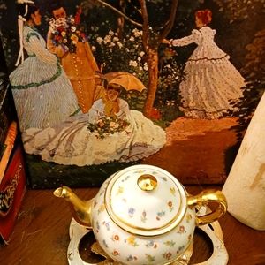 Kingwood🤴 China Made in U.S.A. 🍵 ☕️ 🇺🇸🫖 Hand Painted Gold Tea Pot.